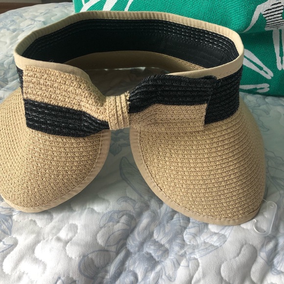 Tote by Mud Pie. Includes a cute sun visor/hat. New. Great for Vacation - Picture 10 of 11